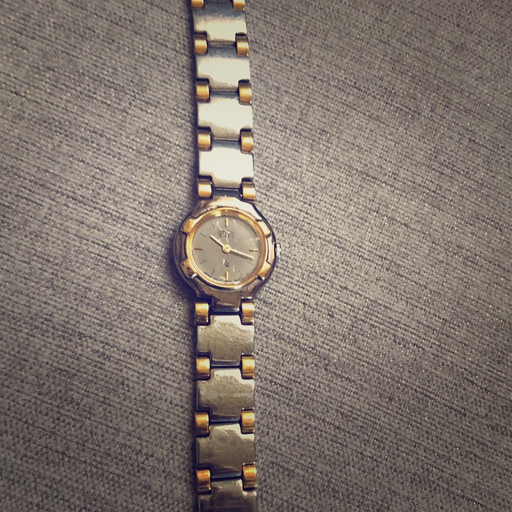*Seiko two-tone women’s watch*